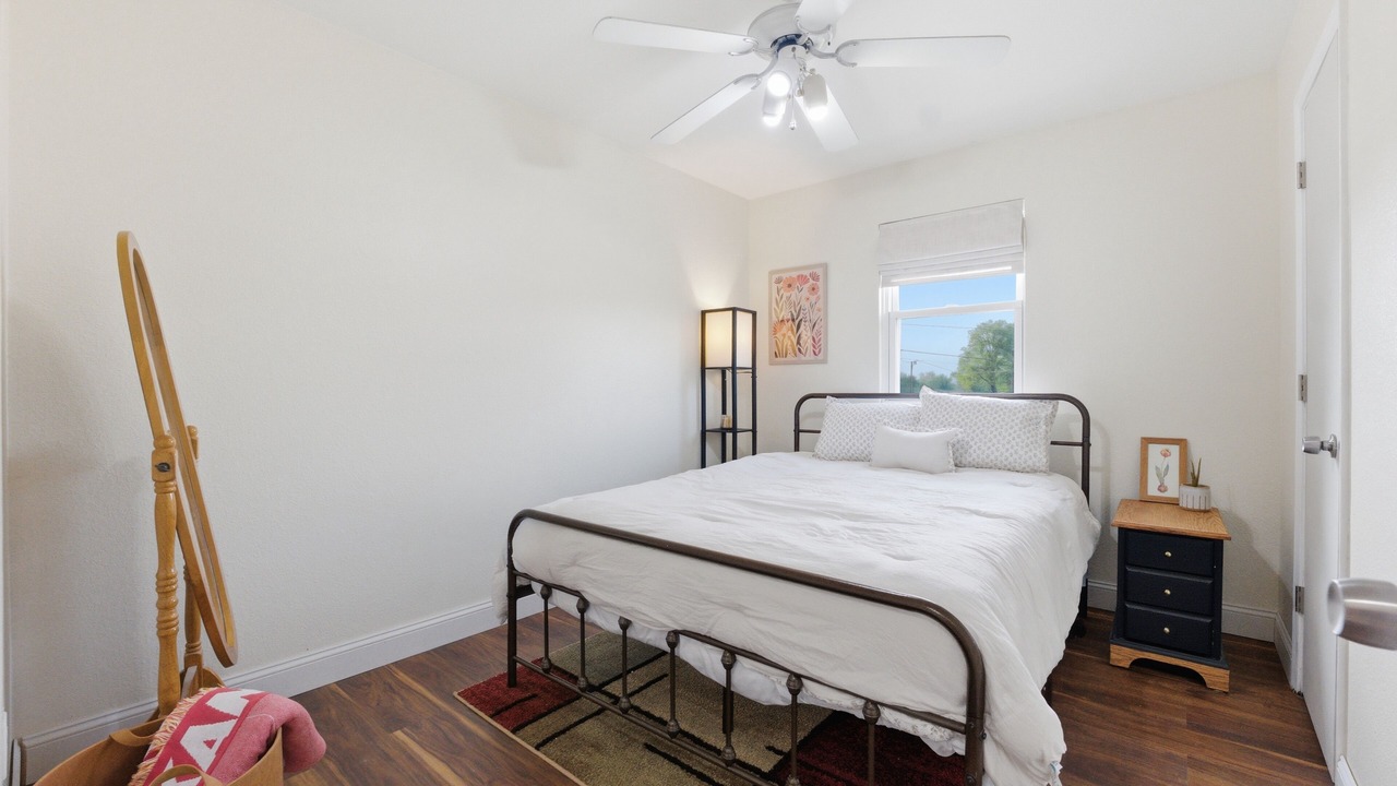 Photo of Bedroom in Terrace Lake Gardens