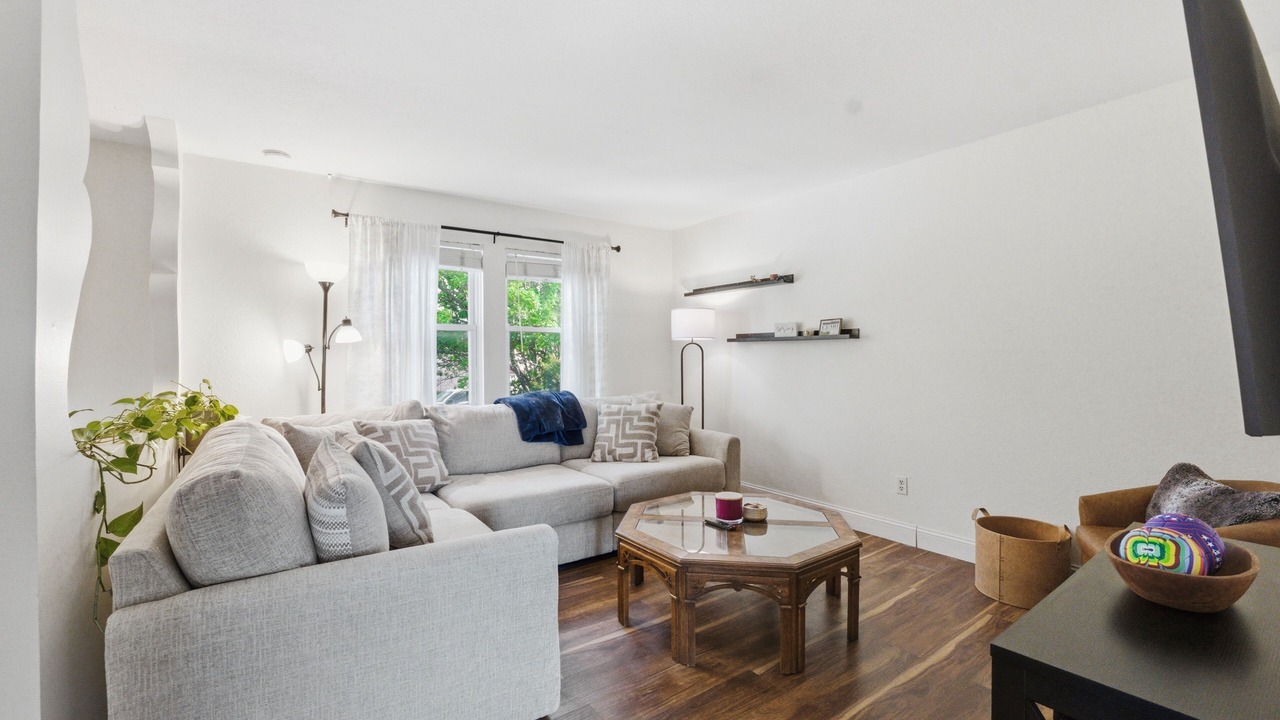 Photo of Livingroom in Terrace Lake Gardens