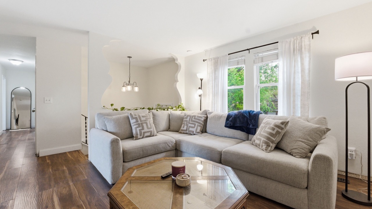 Photo of Livingroom in Terrace Lake Gardens