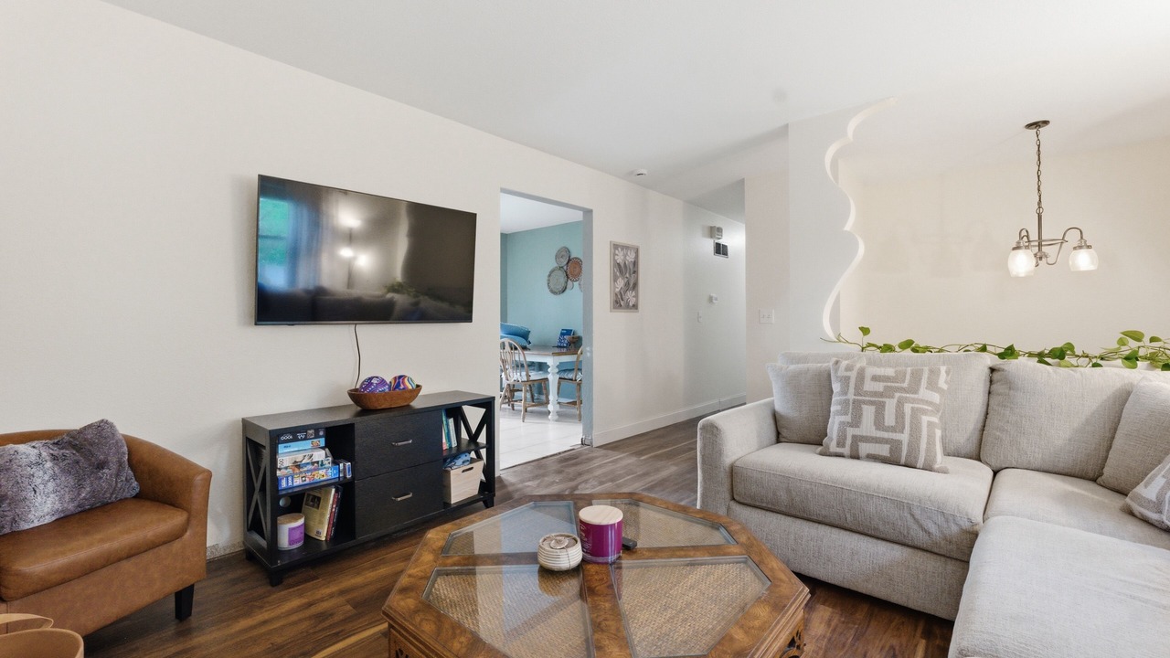 Photo of Livingroom in Terrace Lake Gardens