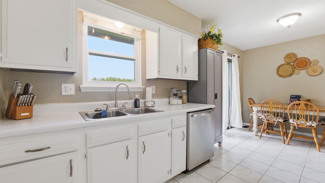 Photo of Kitchen in Terrace Lake Gardens