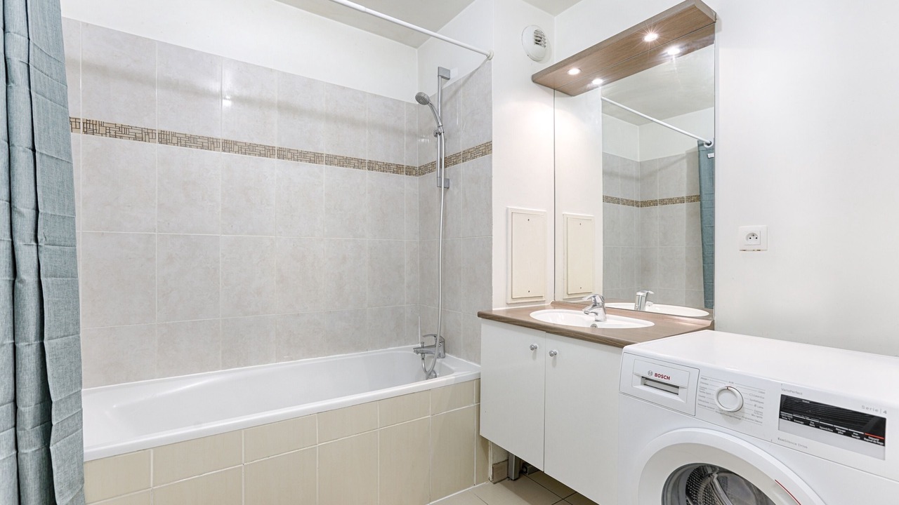 Photo of Bathroom in Franconville