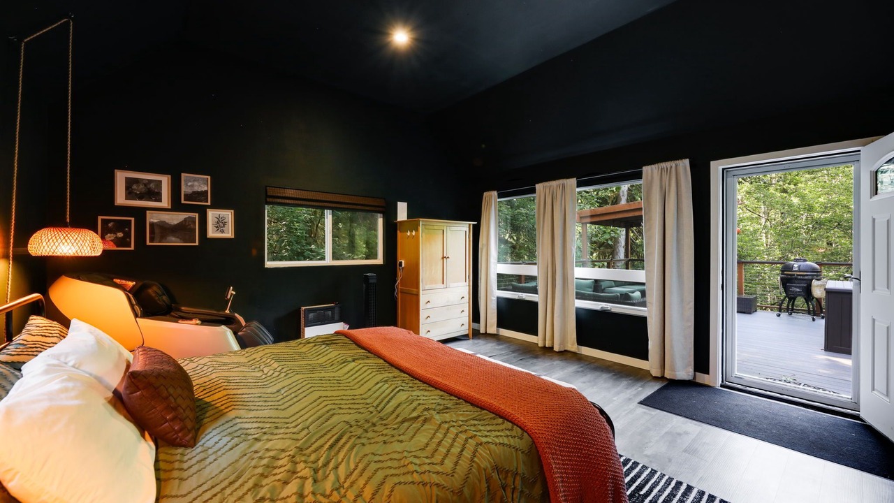 Photo of Bedroom in Marblemount