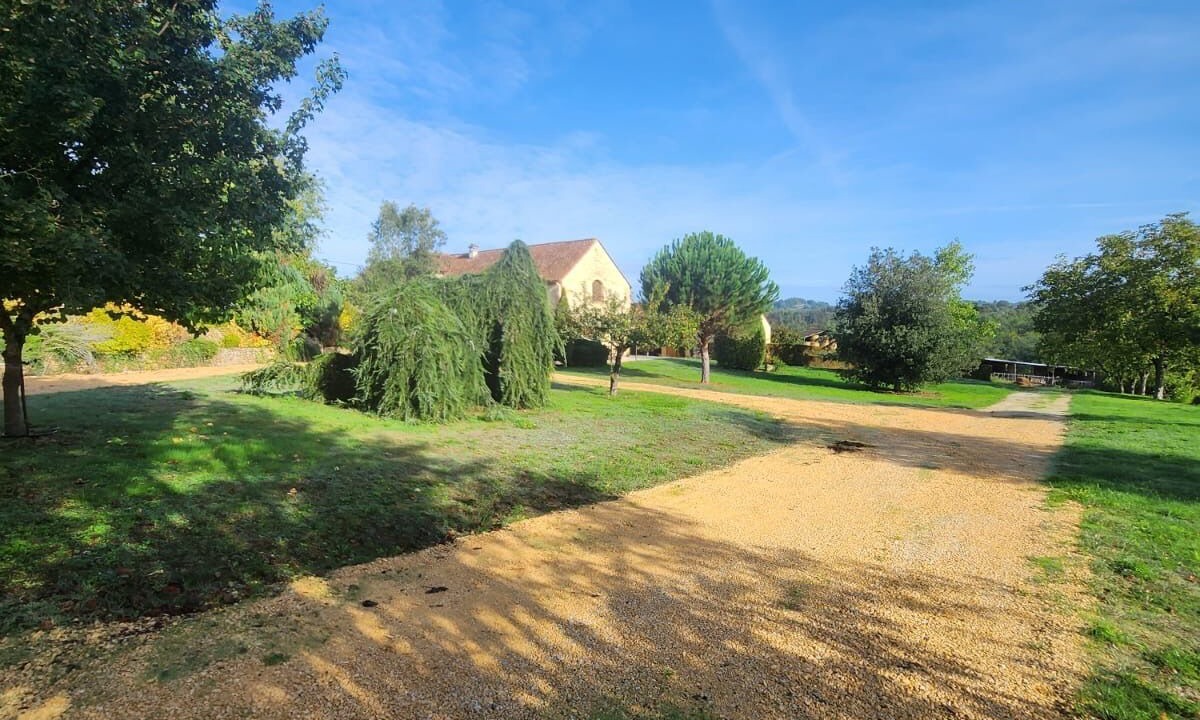 Photo of Outdoor in Saint-Andre-dAllas