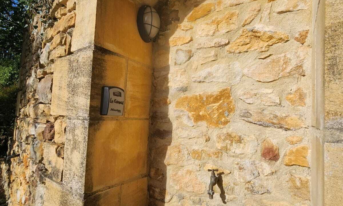 Photo of Outdoor in Saint-Andre-dAllas