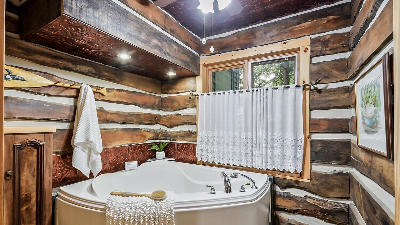 Photo of Bathroom in Perry