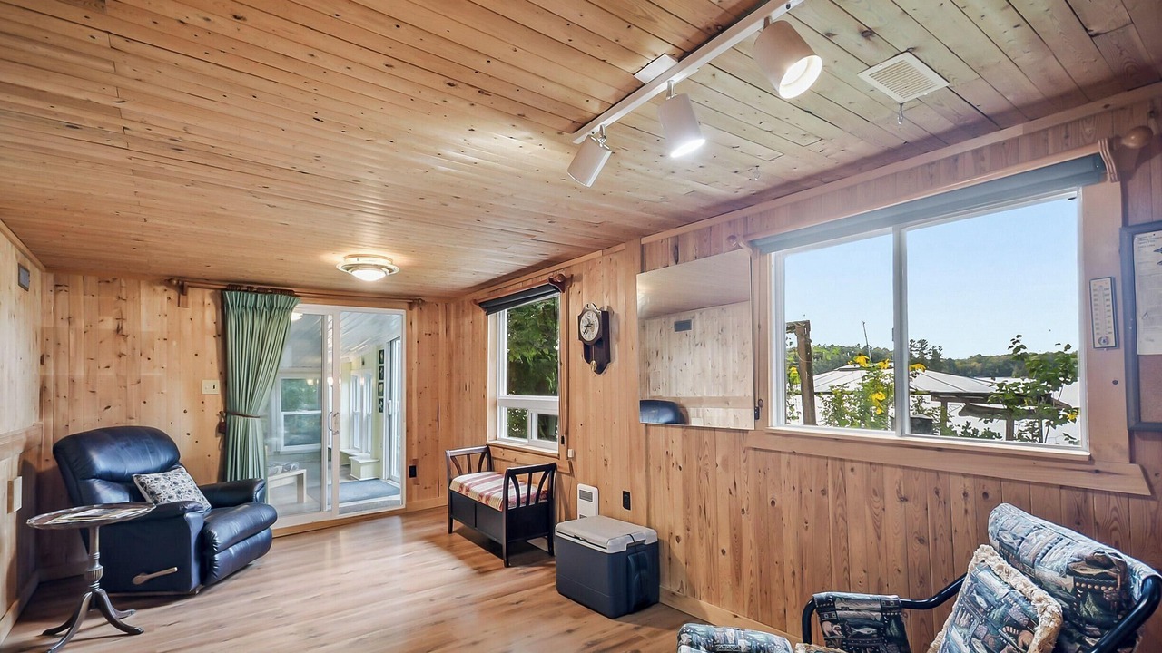 Photo of Livingroom in Perry