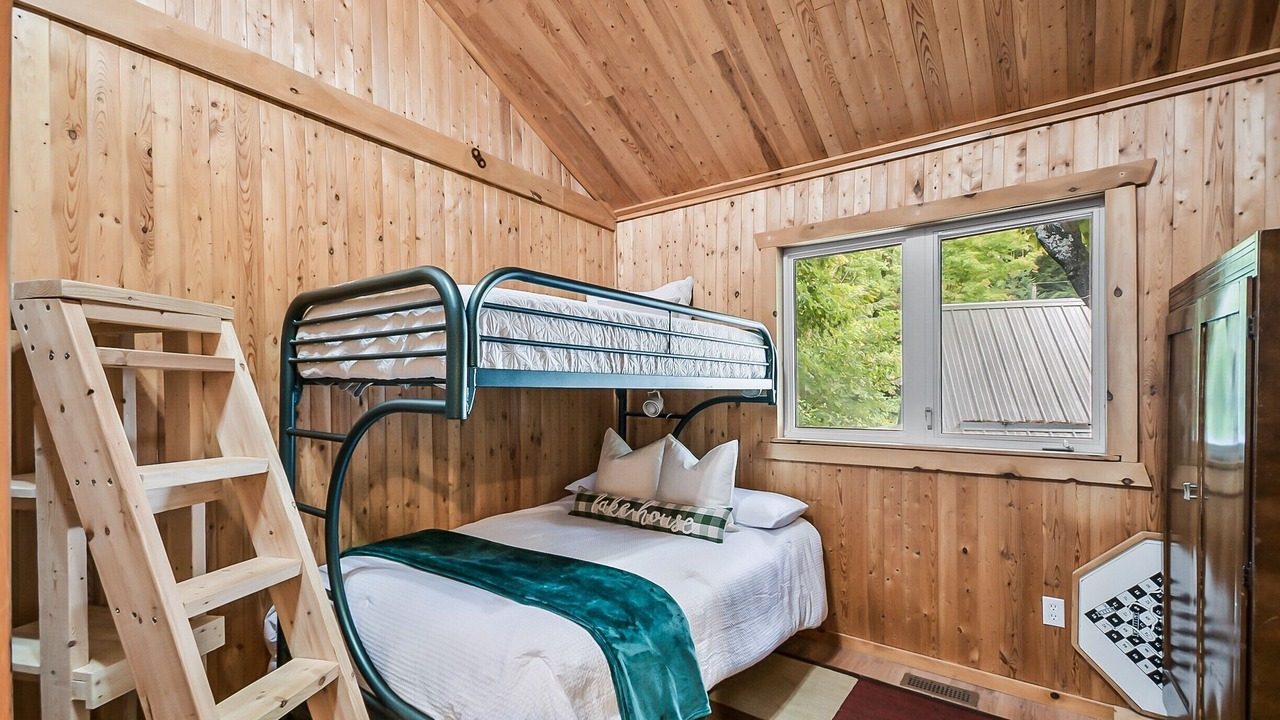Photo of Bedroom in Perry