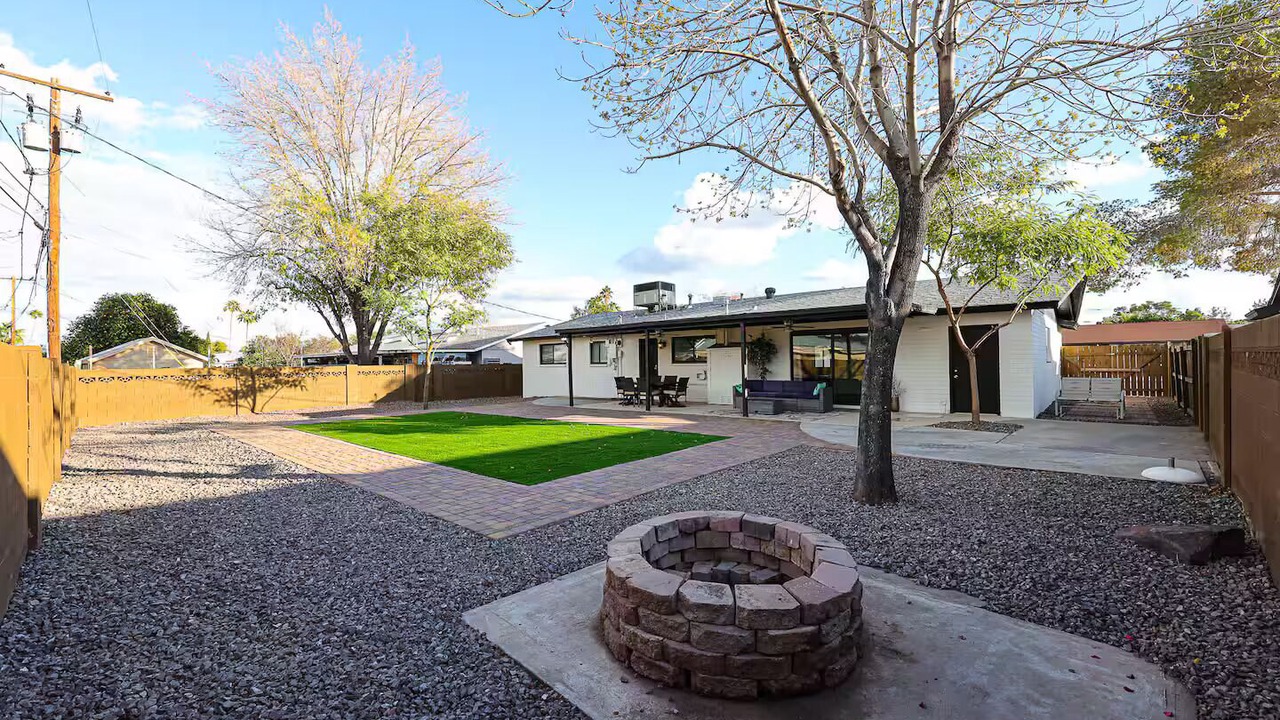 Photo of Outdoor in Melrose Paradise