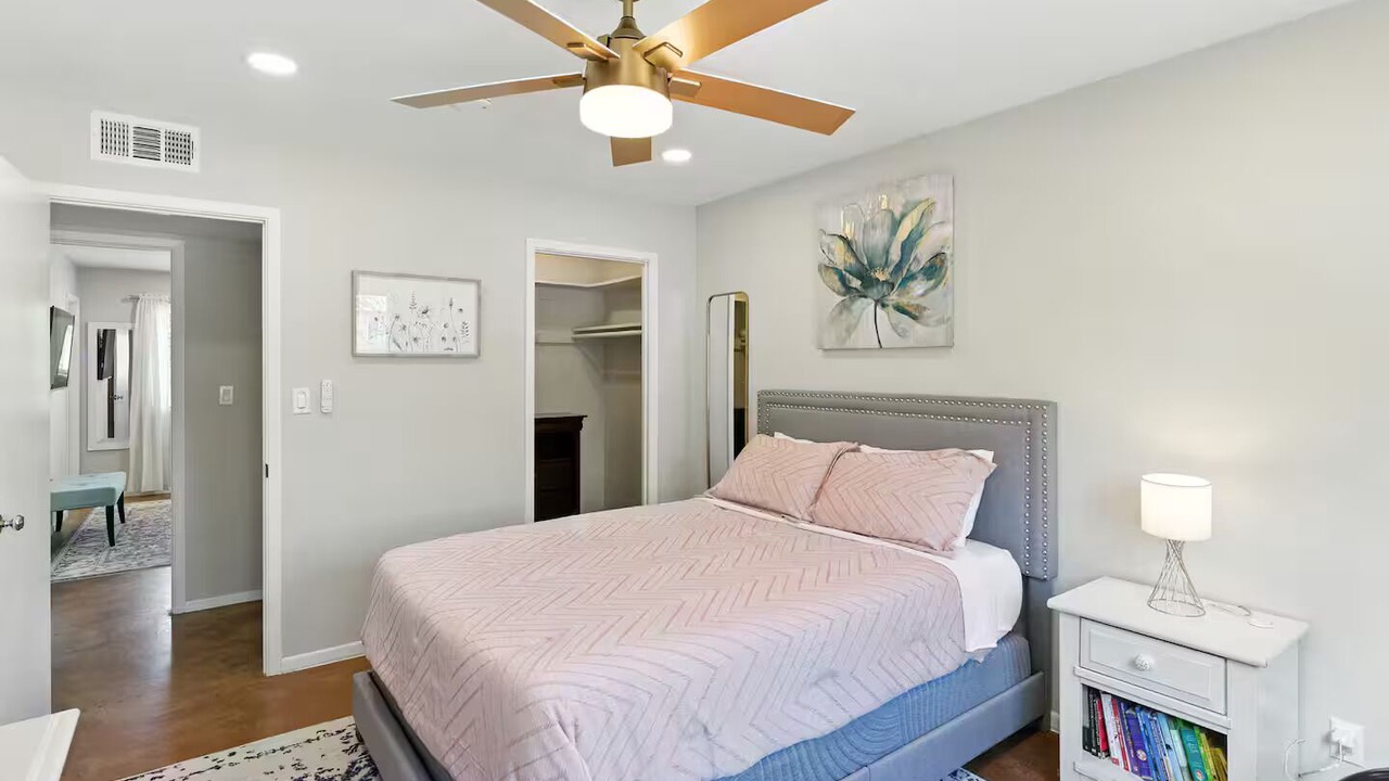 Photo of Bedroom in Melrose Paradise