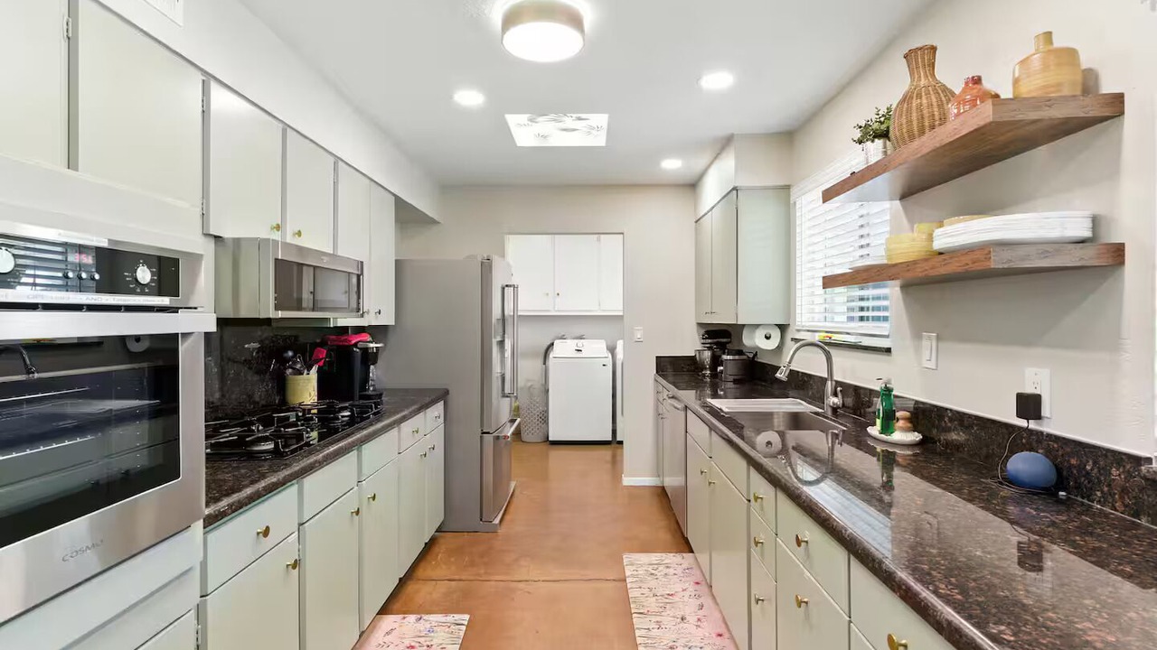 Photo of Kitchen in Melrose Paradise
