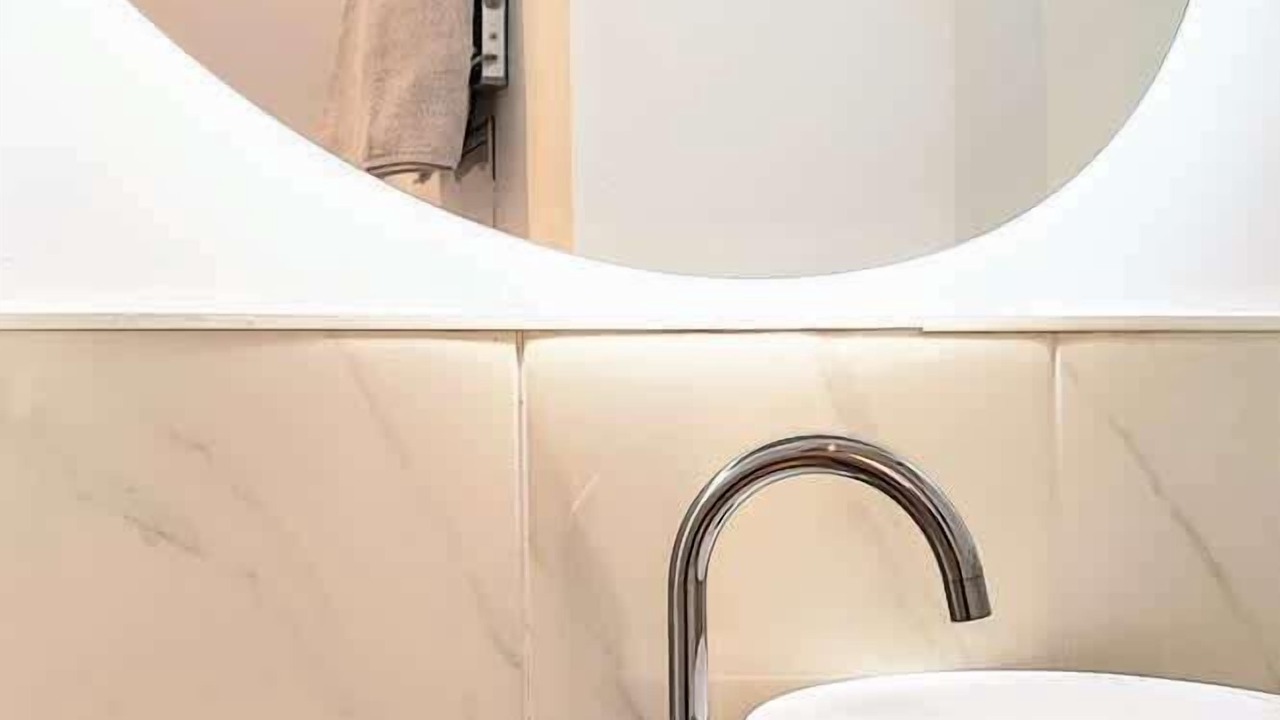 Photo of Bathroom in Fives