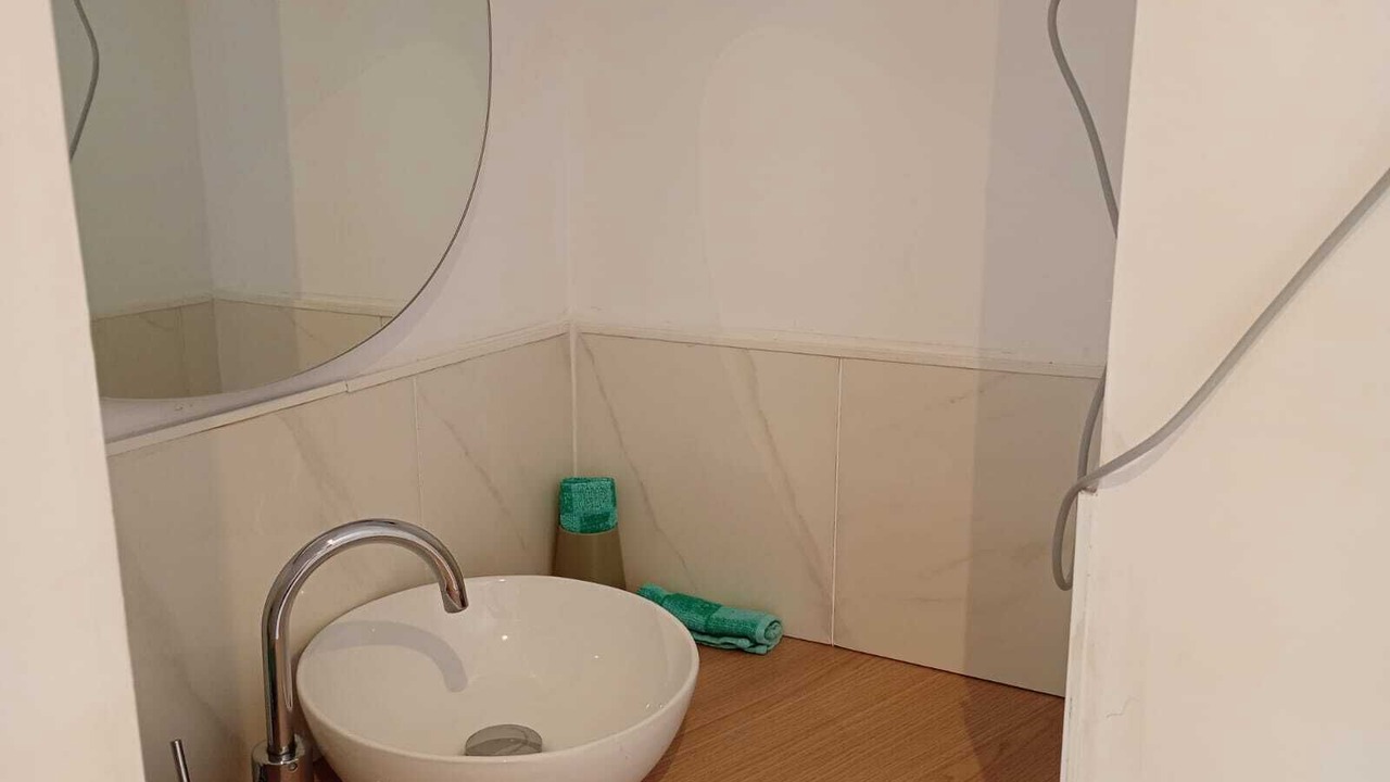 Photo of Bathroom in Fives