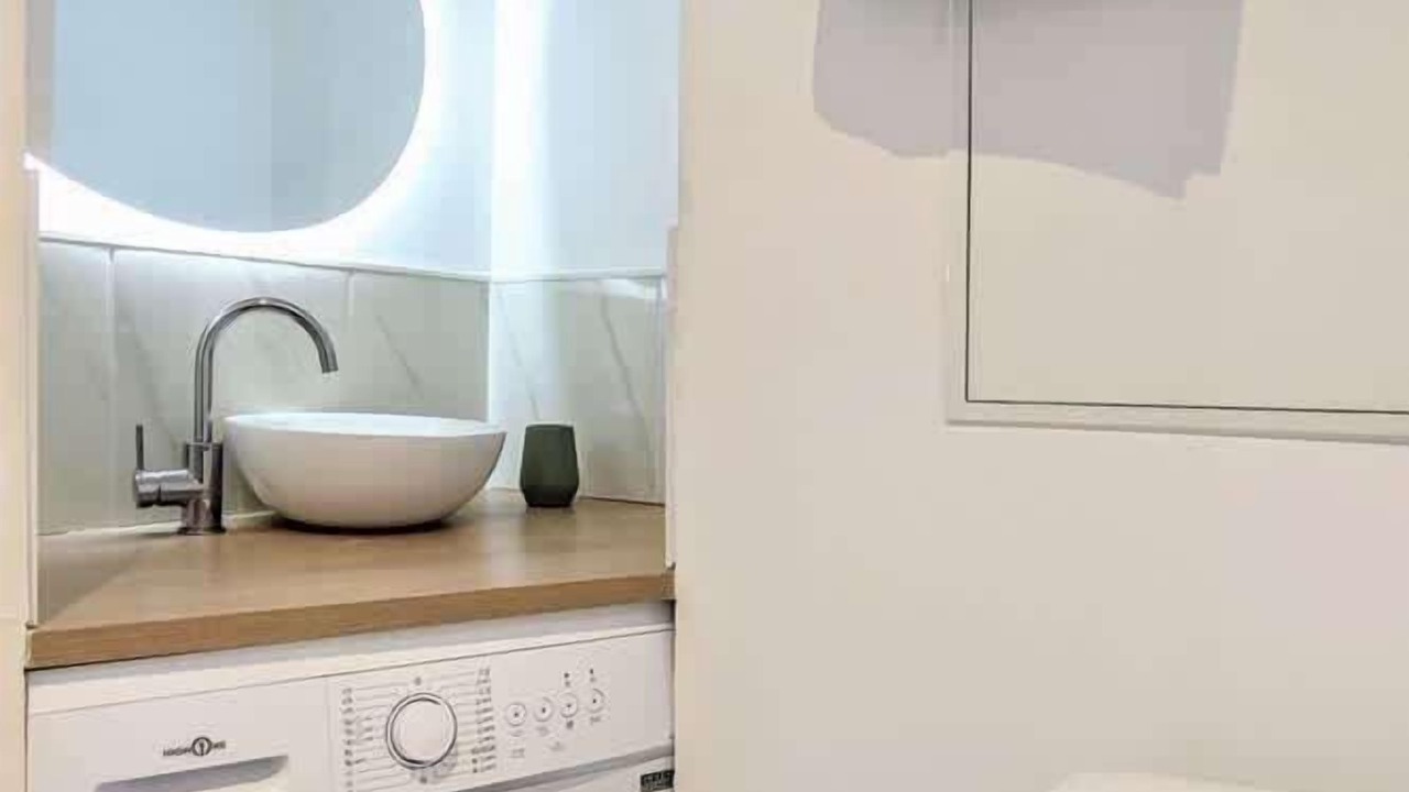 Photo of Bathroom in Fives