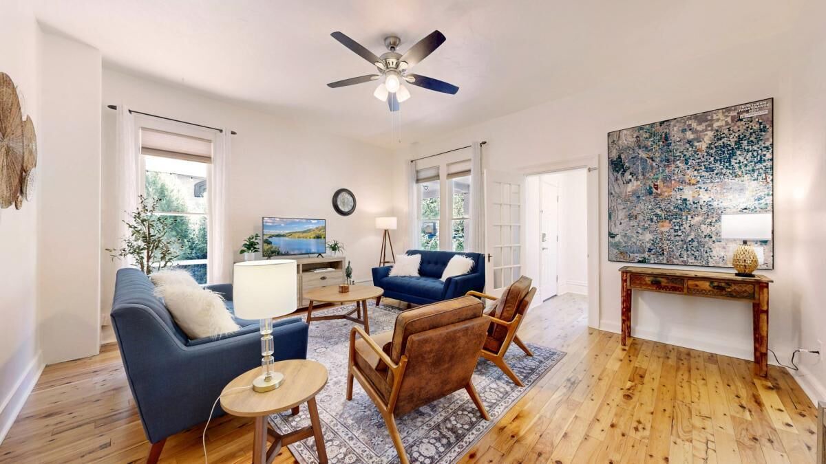 Photo of Livingroom in Old Town