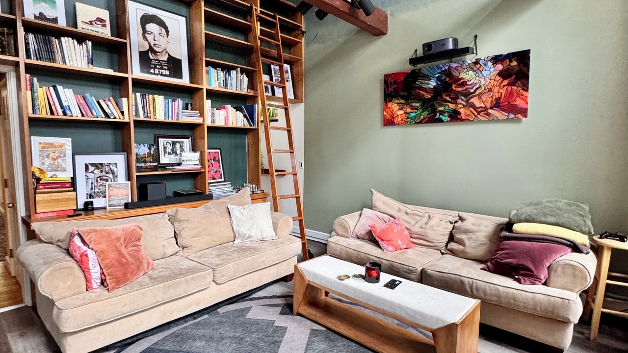 Photo of Livingroom in Lakeview