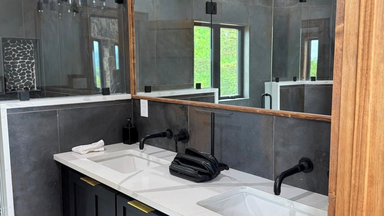 Photo of Bathroom in Vonore