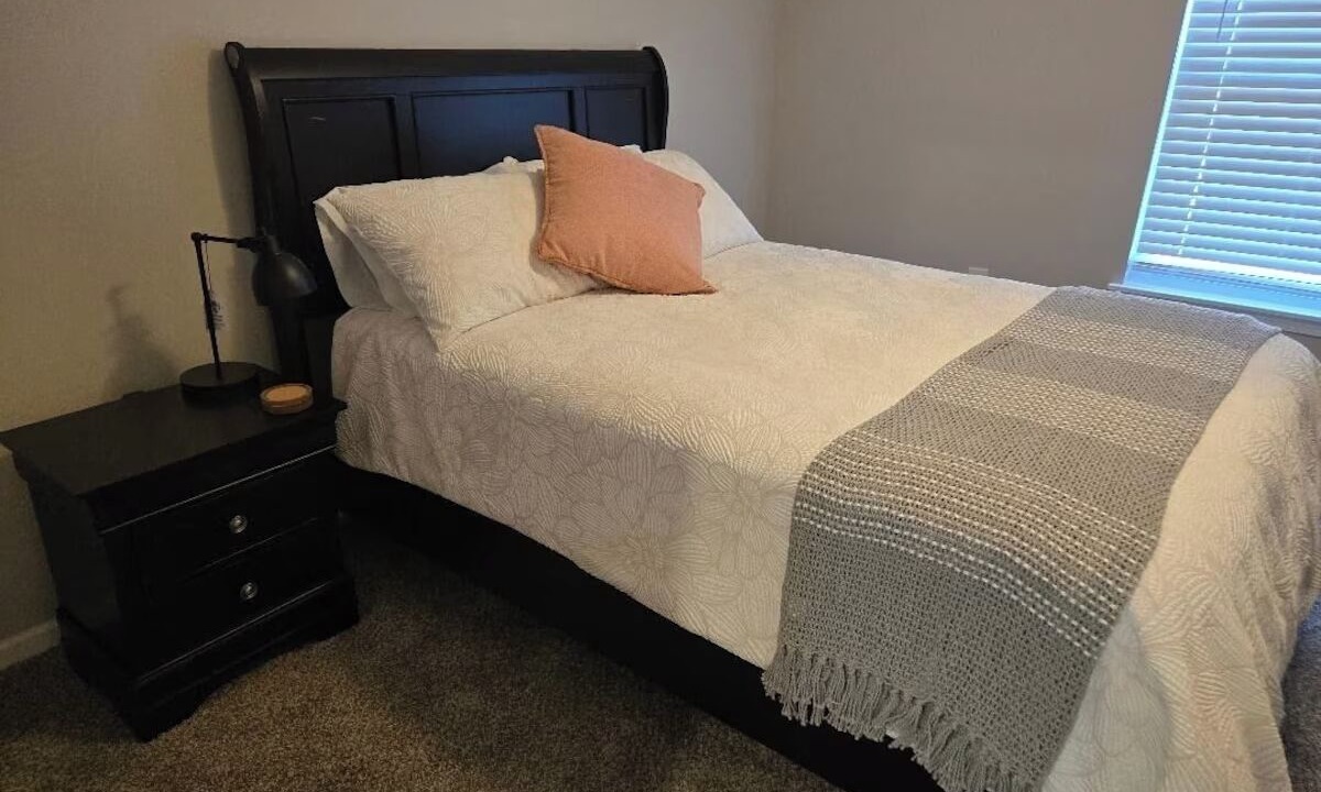 Photo of Bedroom in Hallsville