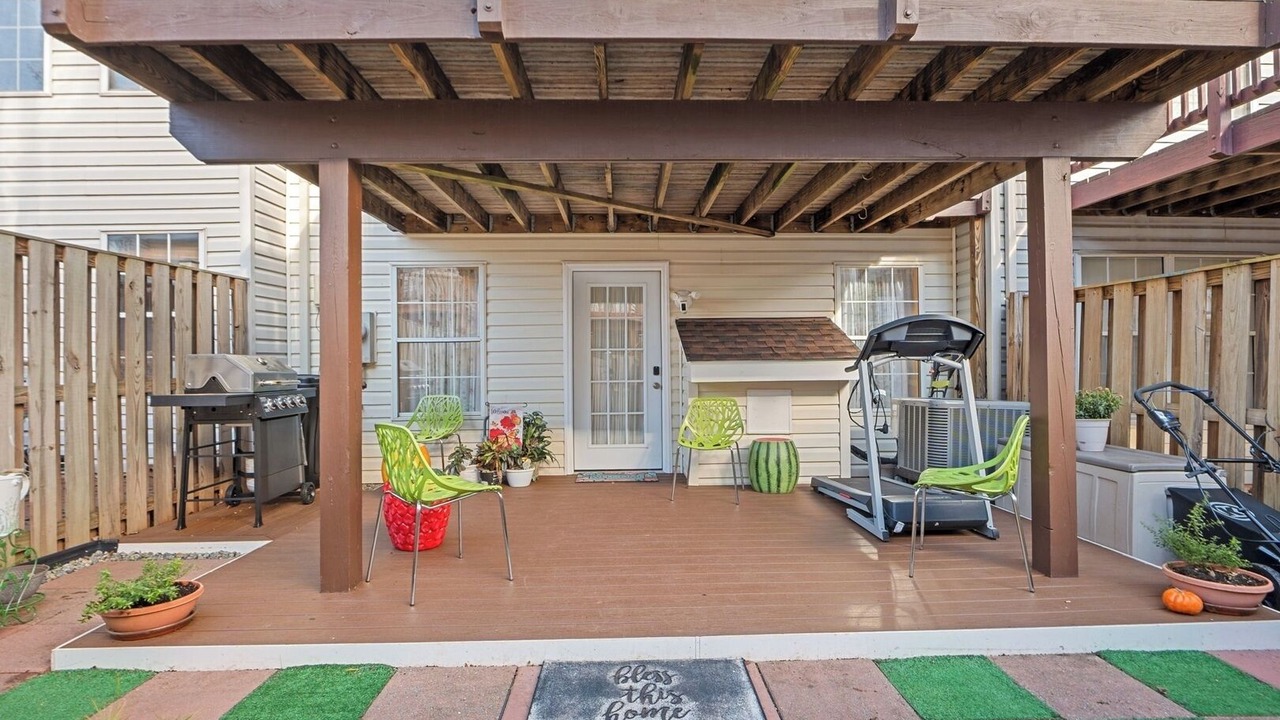 Photo of Patio Balcony in Centreville