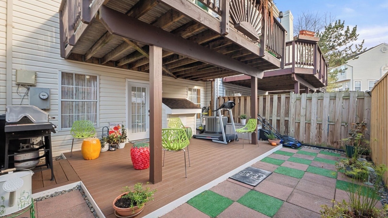 Photo of Patio Balcony in Centreville