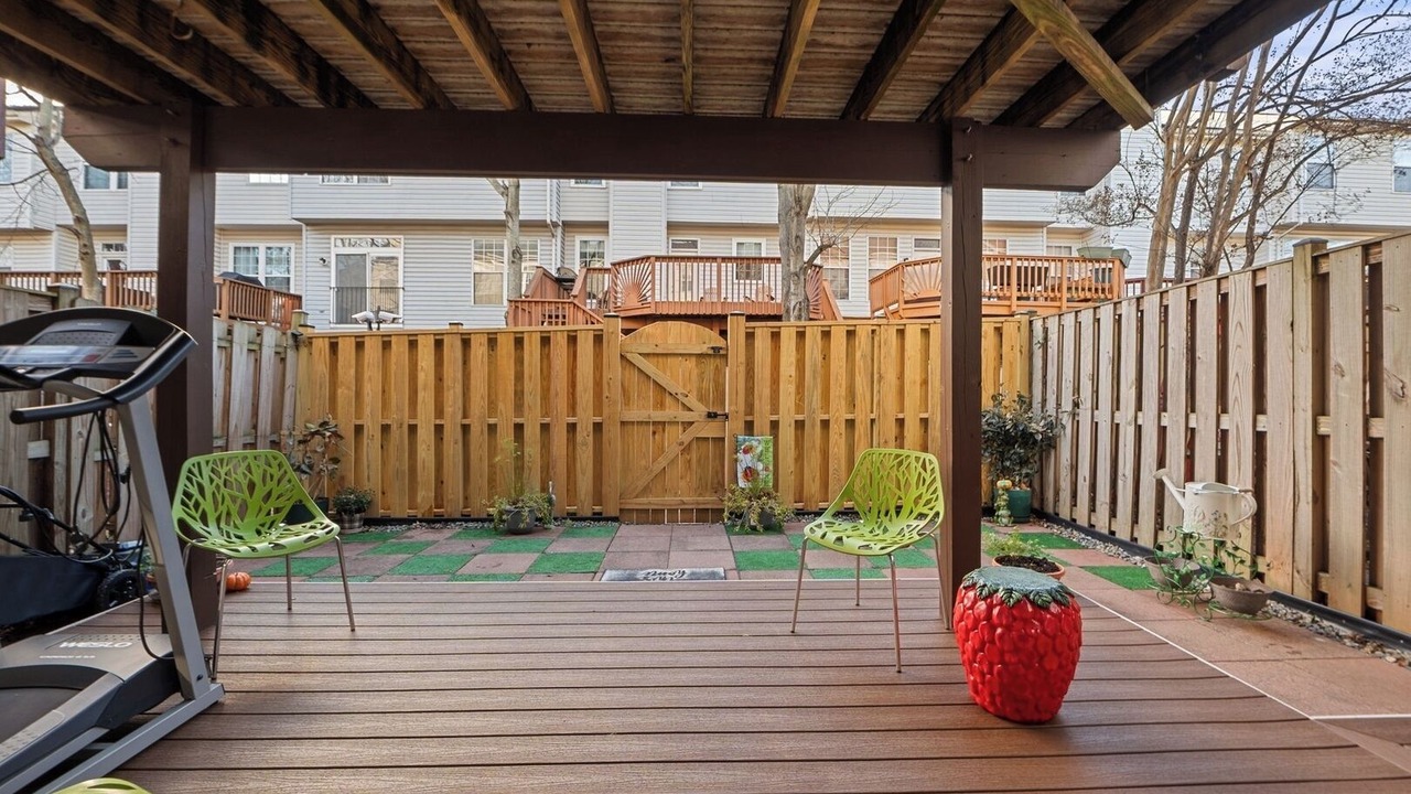 Photo of Patio Balcony in Centreville