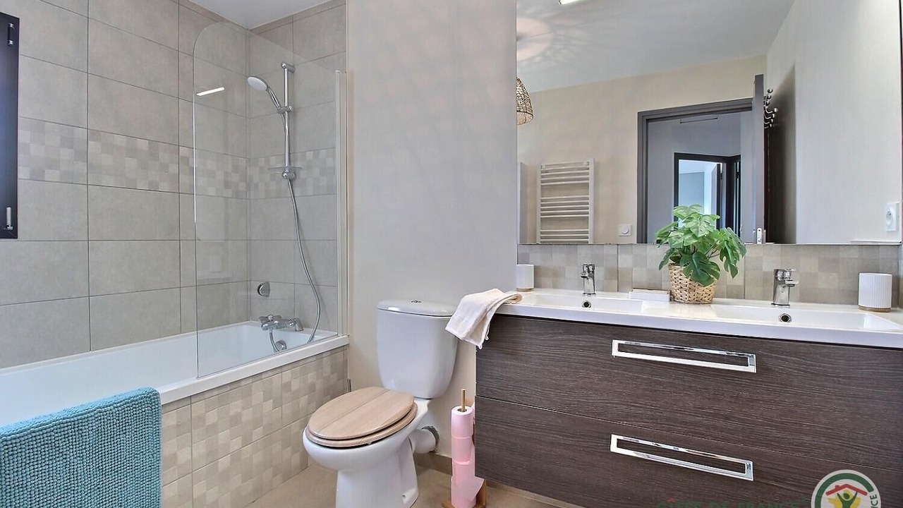Photo of Bathroom in Etables-sur-Mer