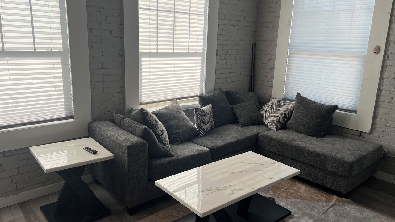 Photo of Livingroom in Hillsboro