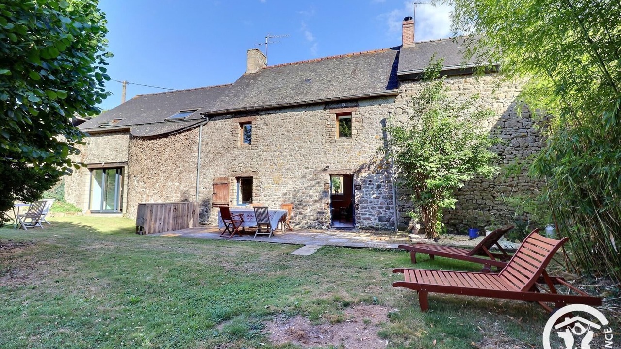 Photo of Outdoor in Combourg