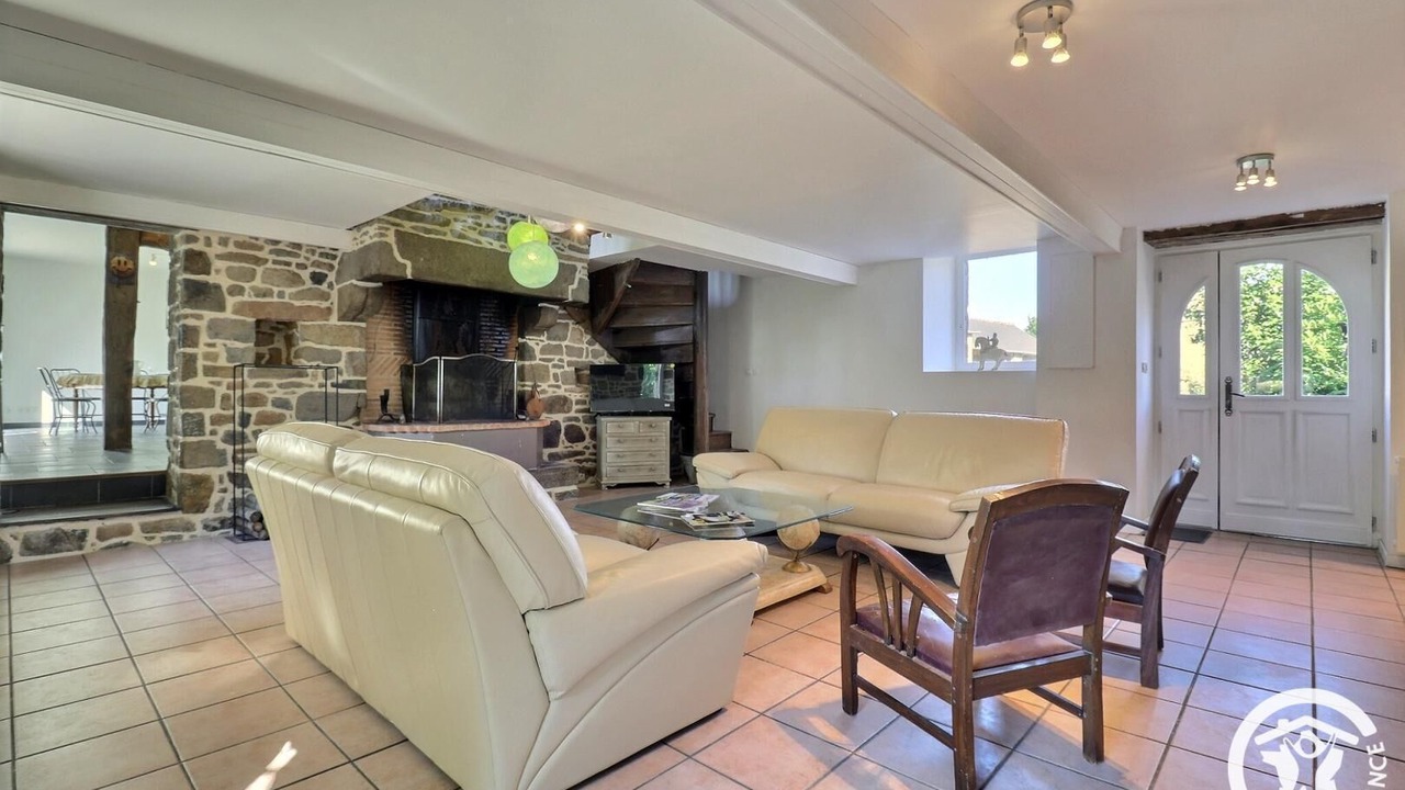 Photo of Livingroom in Combourg