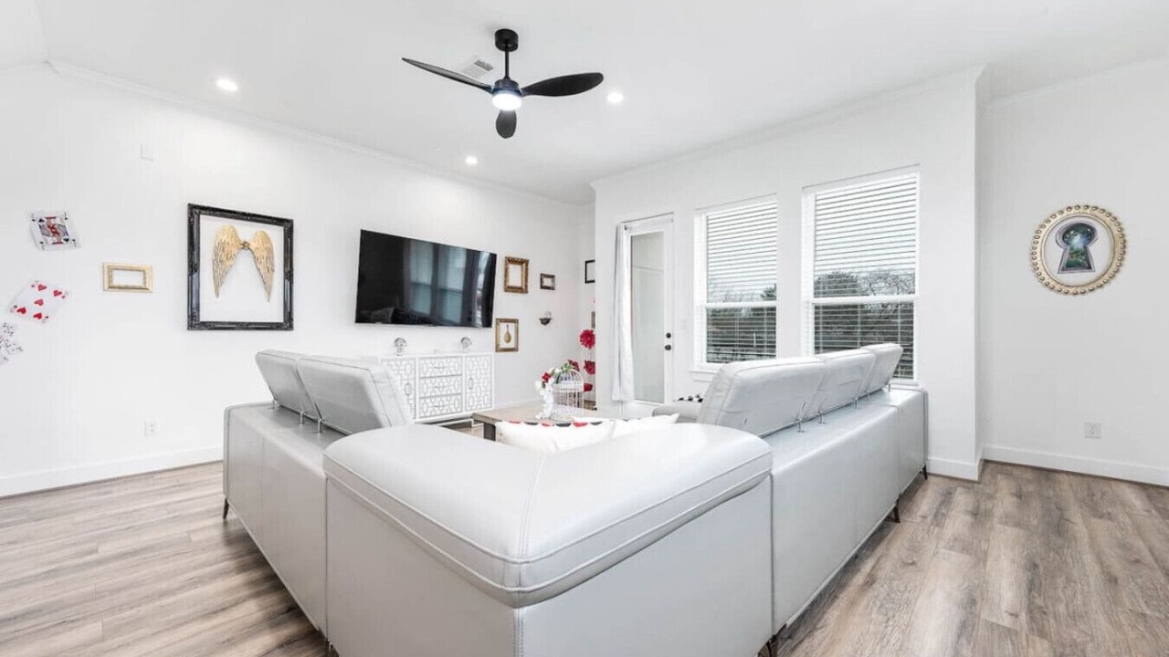 Photo of Livingroom in OST - South Union