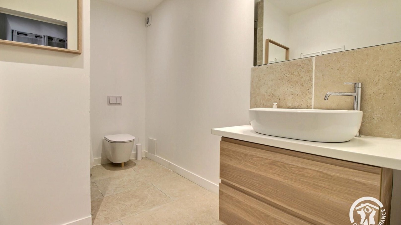 Photo of Bathroom in Groix