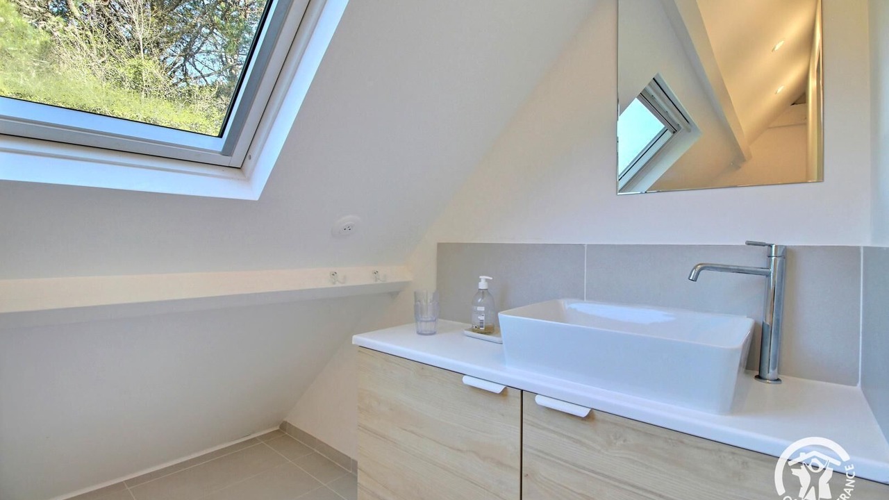 Photo of Bathroom in Groix