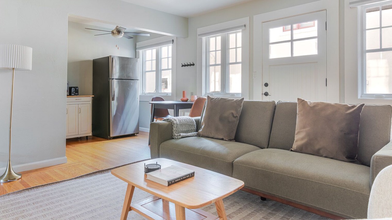 Photo of Livingroom in Downtown North