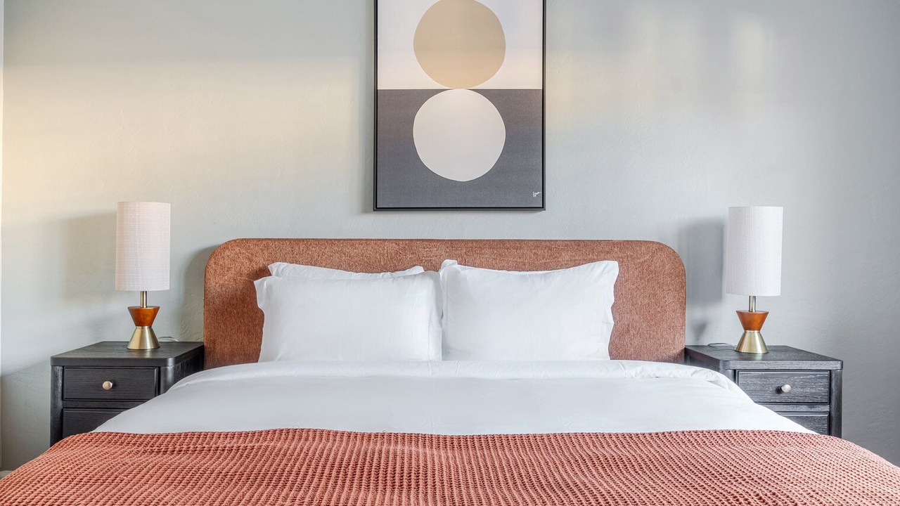 Photo of Bedroom in Downtown North