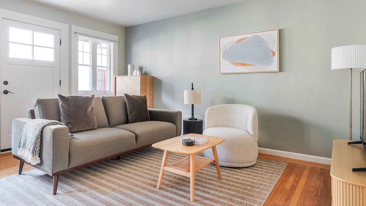 Photo of Livingroom in Downtown North