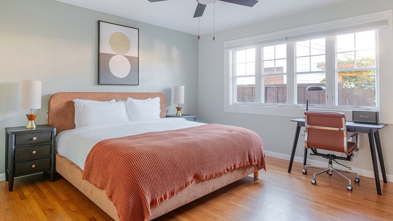 Photo of Bedroom in Downtown North