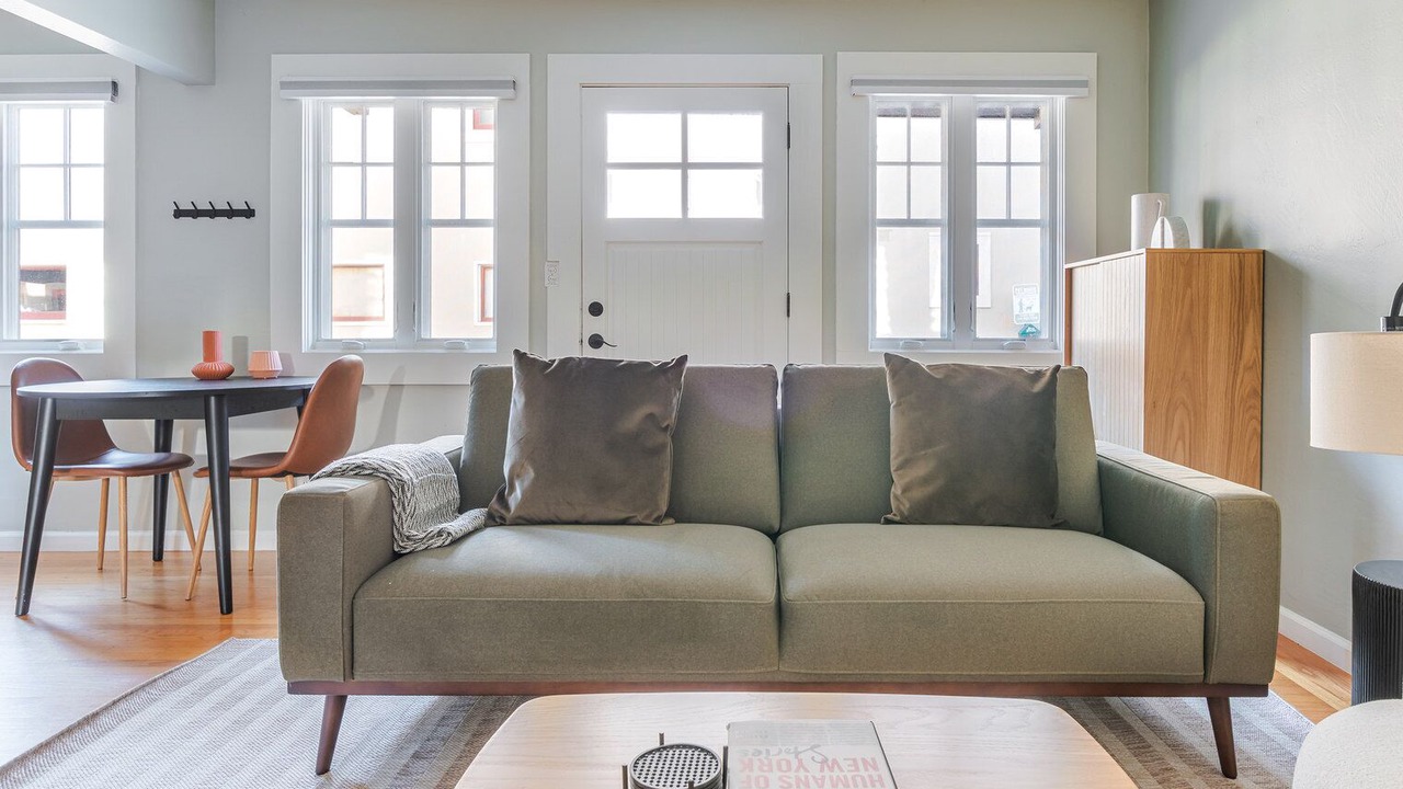 Photo of Livingroom in Downtown North