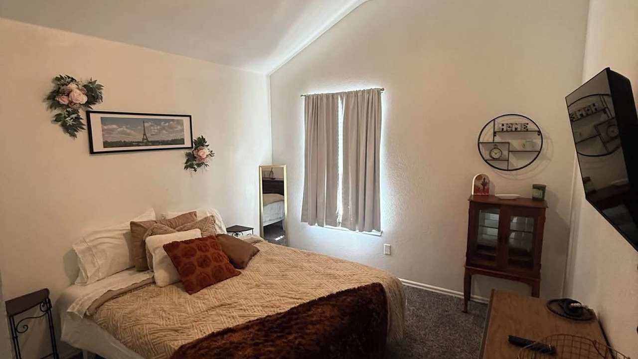 Photo of Bedroom in Moore