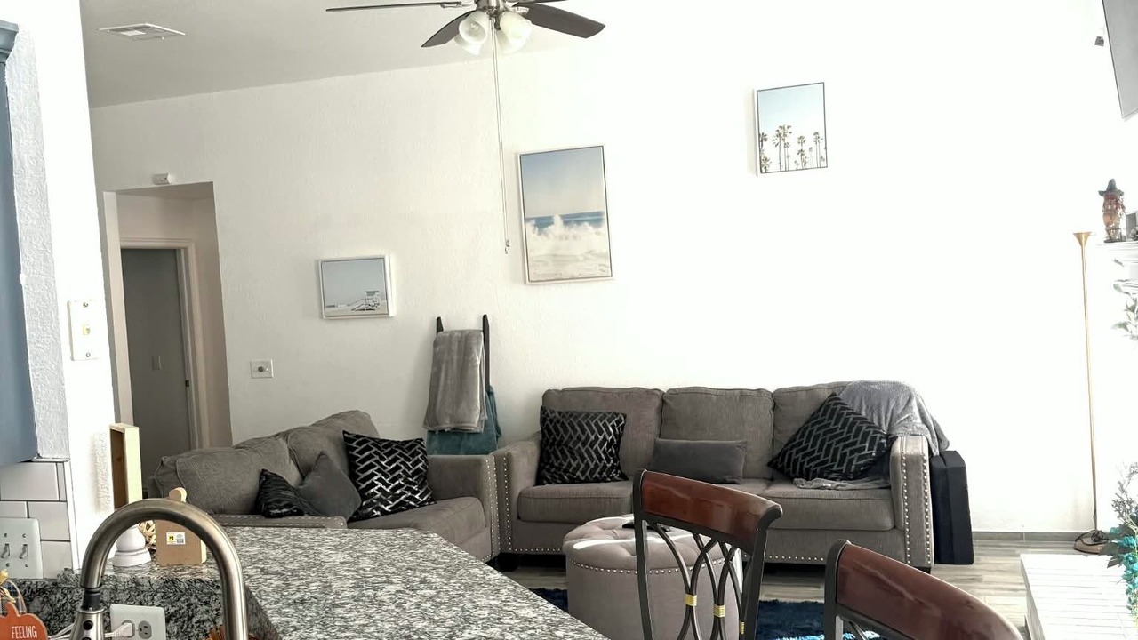 Photo of Livingroom in Moore