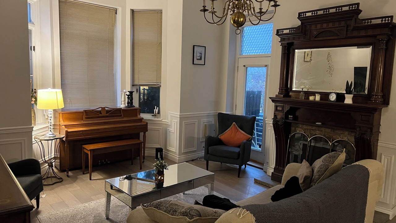 Photo of Livingroom in Downtown Toronto