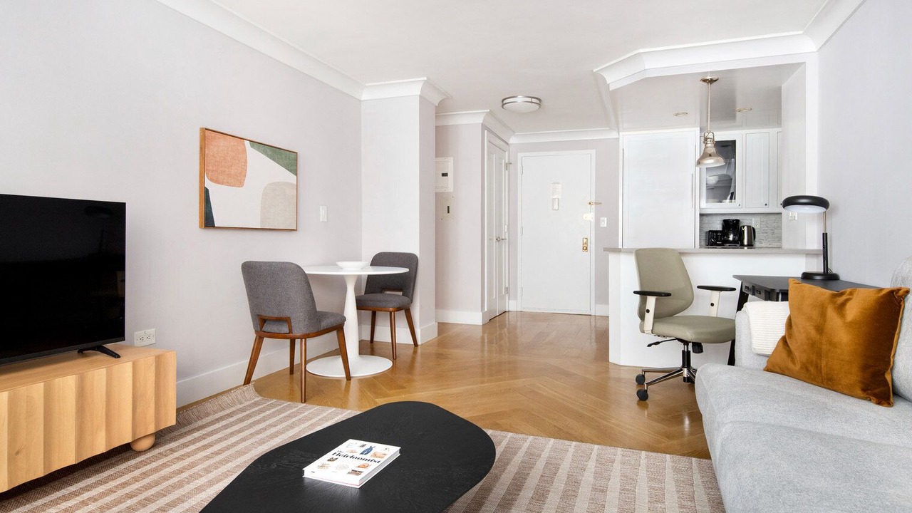 Photo of Livingroom in Manhattan Valley