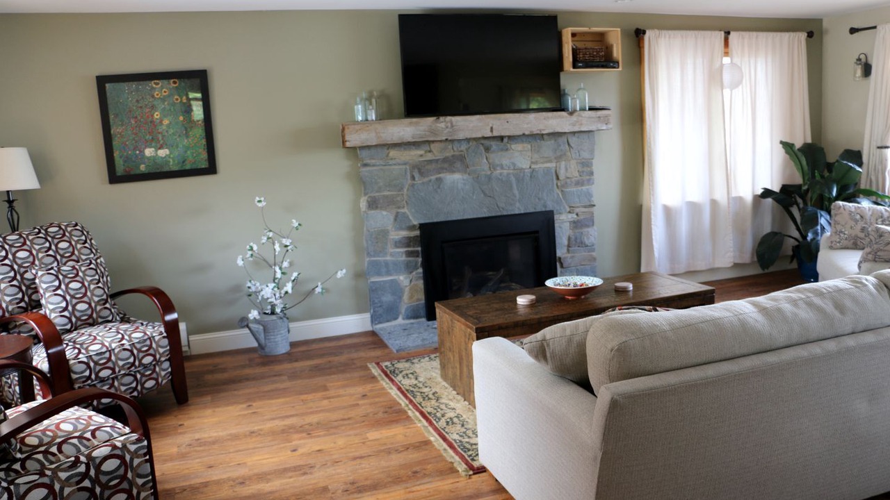 Photo of Livingroom in Malletts Bay
