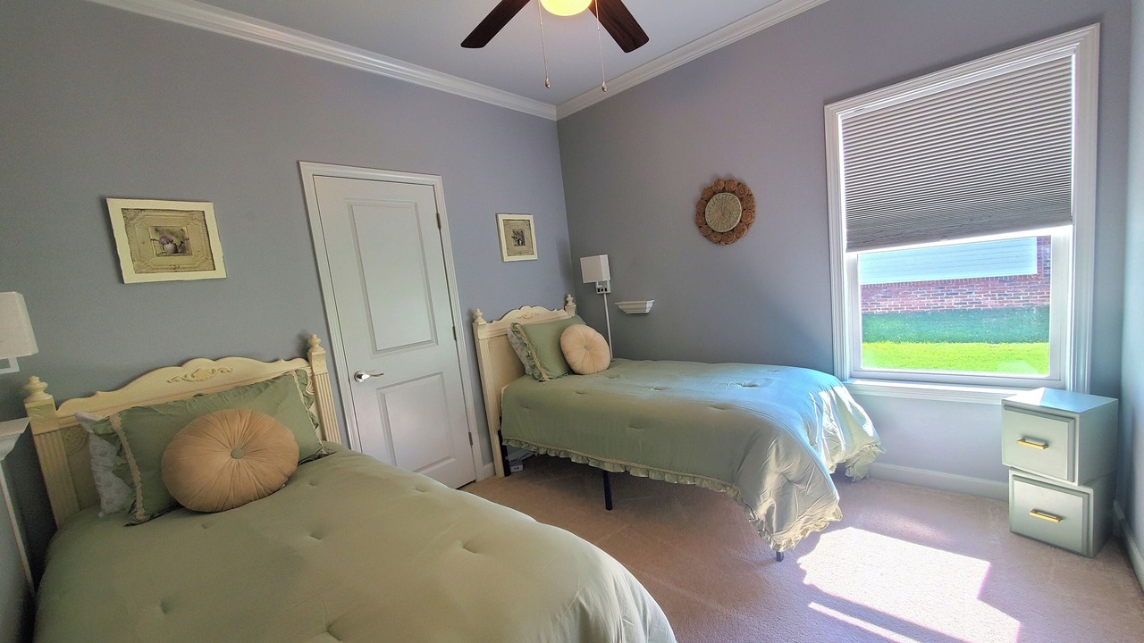 Photo of Bedroom in Mid America