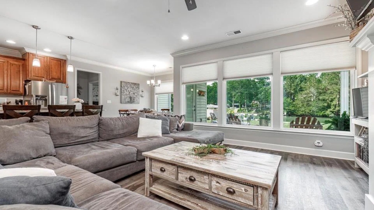 Photo of Livingroom in Mid America