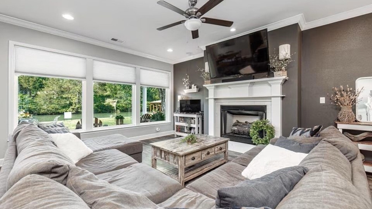 Photo of Livingroom in Mid America