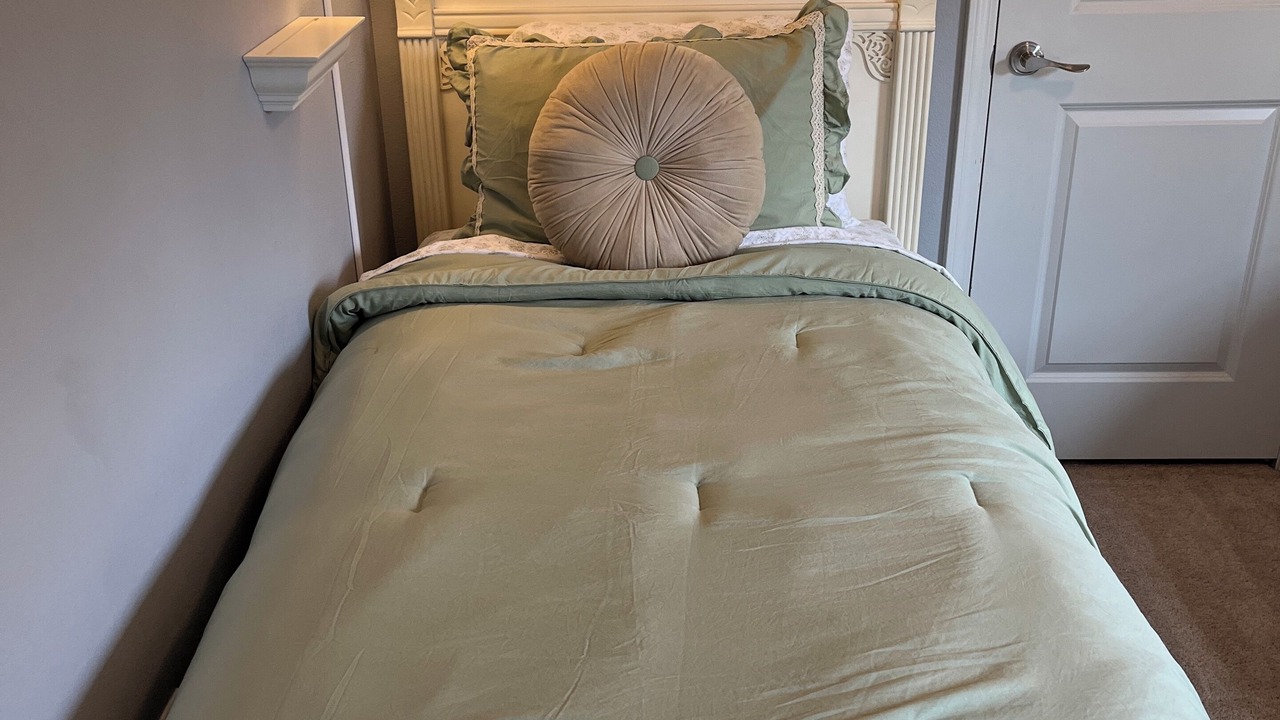 Photo of Bedroom in Mid America
