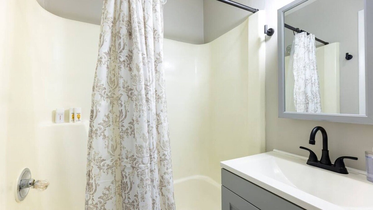 Photo of Bathroom in West Lebanon