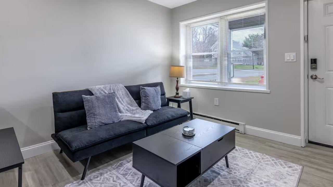 Photo of Livingroom in West Lebanon