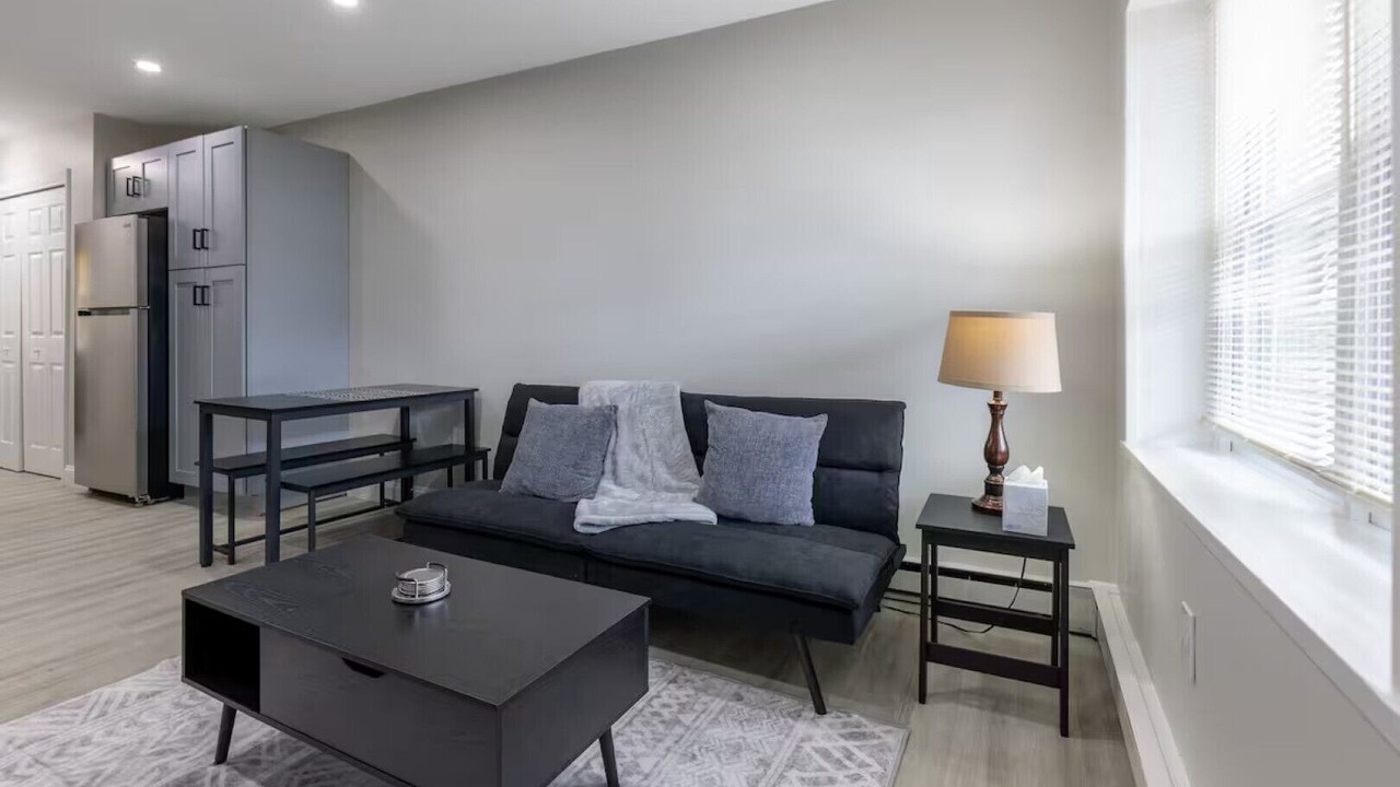 Photo of Livingroom in West Lebanon