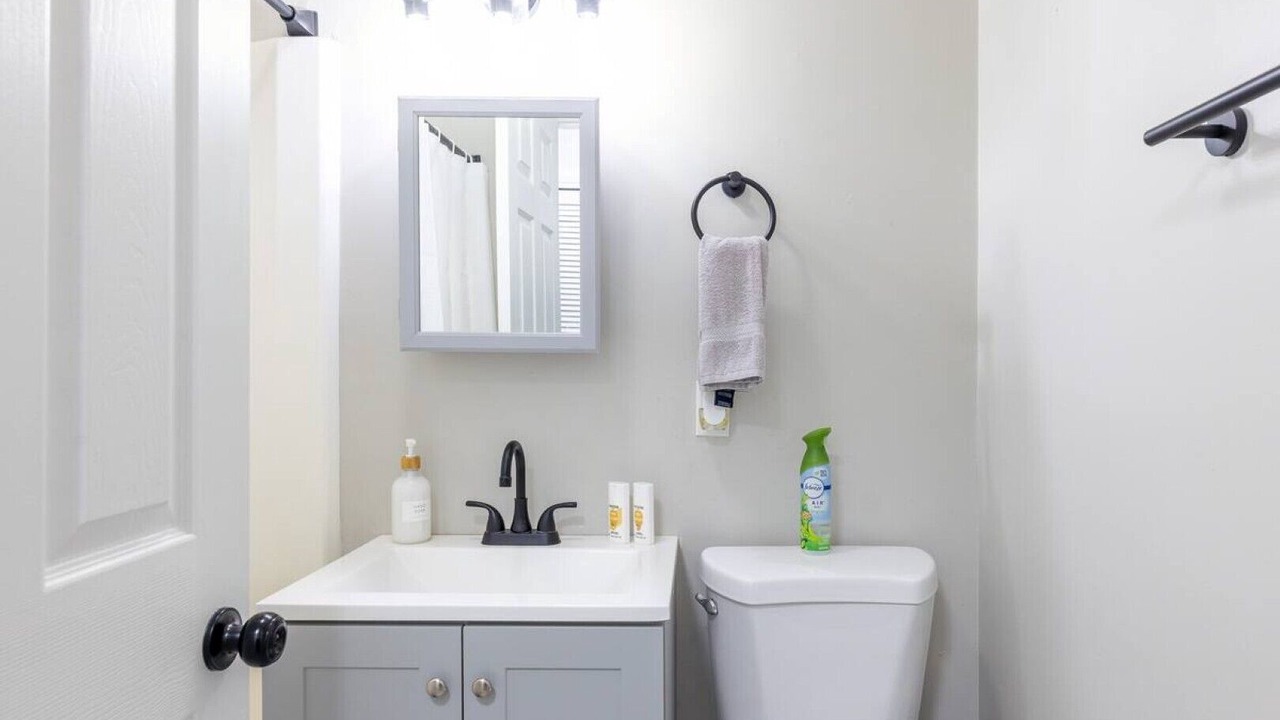 Photo of Bathroom in West Lebanon